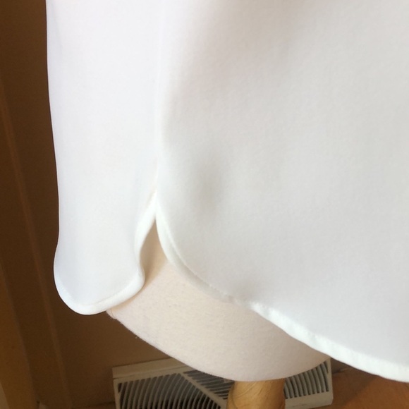 Calvin Klein Cream & Black Blouse Size Medium in Like New Condition - Picture 3 of 6